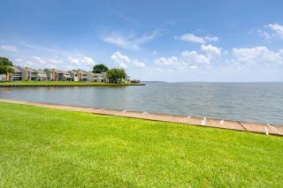 Boat and Fish Gem with Water Views on Lake Livingston - 9