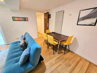 Charming Hyde Park Private Accommodation with Back Patio by Lancaster Gate and Paddington Station - Londra - 2