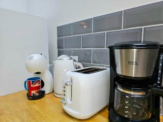 Charming Hyde Park Private Accommodation with Back Patio by Lancaster Gate and Paddington Station - Londra - 7