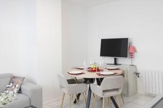 Bright apartment near Paris Montmartre - 8