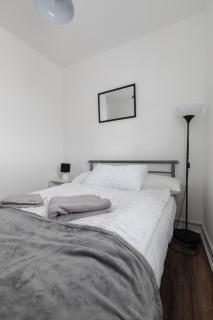 Modern family home with free parking - 1