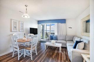 Gorgeous Lake View Deluxe Condo The Shores 5638 - 5