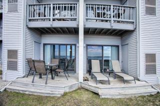 Gorgeous Lake View Deluxe Condo The Shores 5638 - 4
