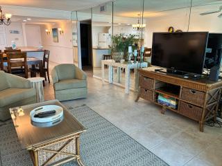 2054 Shoreline Towers Beach Front spacious with open balcony - 8