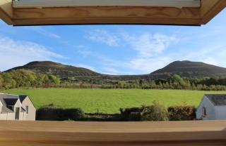 3 Bed Cottage, Melrose-Log Burner and Eildon Views - 9