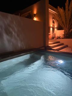 Saba Luxury Suites - 8