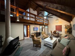 Tranquil, Inviting, and Unique Cedar Cabin Home with Modern Finishes, Smart TV's, and WIFI! - Fort Pierce - 0
