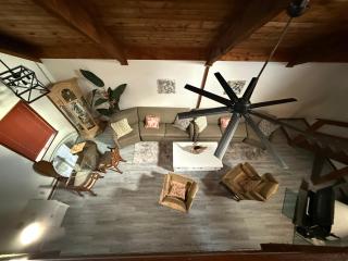 Tranquil, Inviting, and Unique Cedar Cabin Home with Modern Finishes, Smart TV's, and WIFI! - Fort Pierce - 5