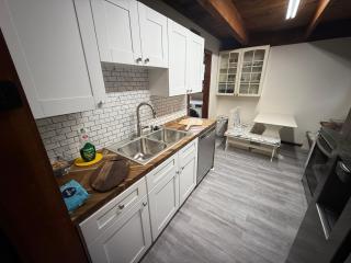 Tranquil, Inviting, and Unique Cedar Cabin Home with Modern Finishes, Smart TV's, and WIFI! - Fort Pierce - 4