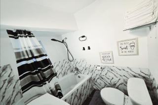 Private Airconditioned 2 Bedroom Home Private Parking - 7