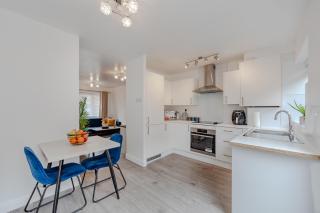 Lovely 2 Bedroom House - Cheshunt - 6