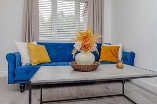 Lovely 2 Bedroom House - Cheshunt - 7