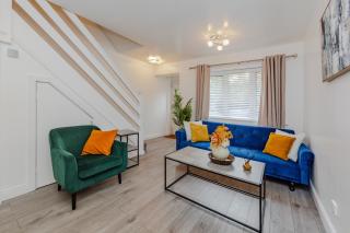 Lovely 2 Bedroom House - Cheshunt - 8