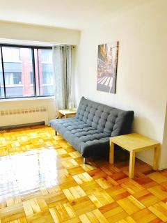 Modern Apartment City Living in the Golden Square Mile - 4