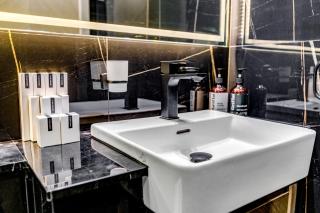 Spacious 1BR Corner Unit in JVC - 6