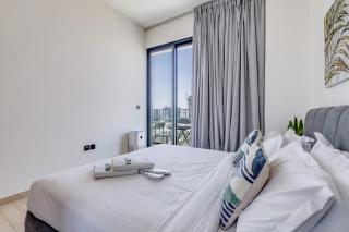 Spacious 1BR Corner Unit in JVC - 5