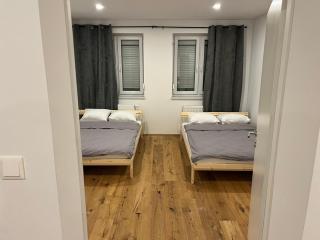 Main Square Loft Apartment for 6 - Wiener Neustadt - 2