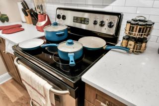 Halstead Pool View - 9