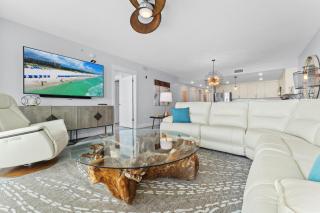Blu 205 - Oceanfront True Luxury & 2 SETS Free Beach Service - 2