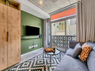 Secure Elegant Apartment Near Sea Point - 1