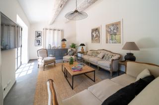 Luxury Villa with aircon and private heated pool in central Eygalieres - 4