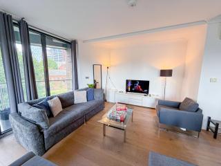 Modern 3-Bedroom Apt with Balcony & Lift near London Bridge , Borough Market , The Shard - 9