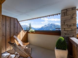 Appartement neuf avec jacuzzi, proche pistes, parking et wifi - FR-1-690-13 - 2