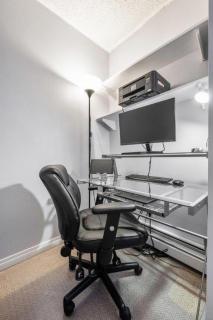 Downtown Condo near Stampede - Calgary - 7