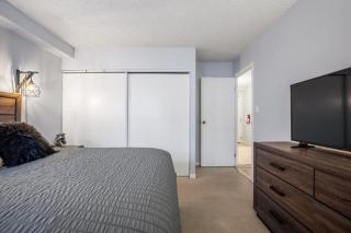 Cozy & Spacious 2BR in Downtown very close to Stampede and 17th Ave with Parking and AC - 6