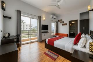Pearl Grand Boutique Cottage in Omaxe Anandam Vrindavan - #premium AC rooms with balcony #big parking #lift #garden #peaceful area #near prem mandir #property of the year #most awarded - 8