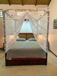 Uva Blue Villas - Pool House - AC, 3 Ensuite bedrooms, 8 guests, Koi Fish Pond - 3