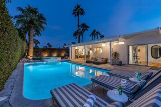 Mid Century Mood House by ACME House Company - 8