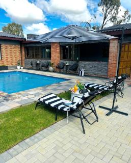Hope Villa Luxury Accommodation - Odendaalsrus - 2