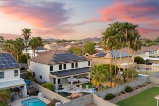 Sleeps 16 Pool Hot Tub Sport Court Game Room - 4