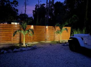 Zen Container Tiny Home with Fenced-in Yard, Fire Pit, Centrally located and Pet Friendly - 3
