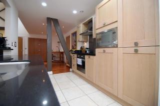 Cardiff City Centre CF10 - Spacious 2 Bedroom Apartment - Sleeps 6 - Cardiff - 6