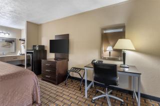 SureStay Hotel by Best Western Summersville - 2