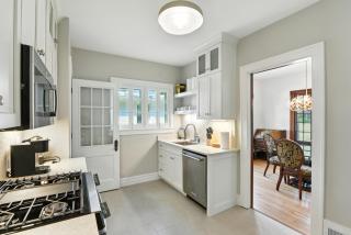 Charming Manville Heights Cottage Retreat home - Iowa City - 7