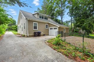 Charming Manville Heights Cottage Retreat home - Iowa City - 6