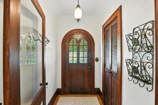 Charming Manville Heights Cottage Retreat home - Iowa City - 5