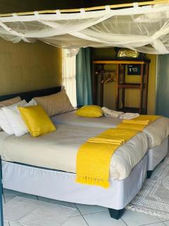 African Excursions Guest lodge - Khwai - 7