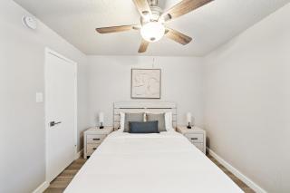 The Charlie 4147 I Spacious and Comfy 1 Bed 1 Bath - 5