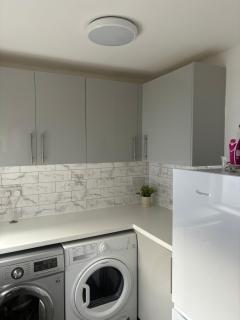 Relax in Style - Ivernia House - Modern 3 bed near Anfield - 1