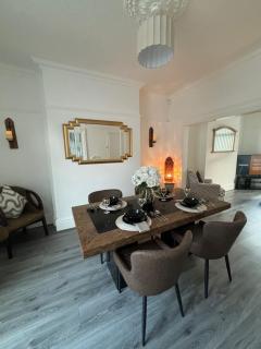 Relax in Style - Ivernia House - Modern 3 bed near Anfield - 4