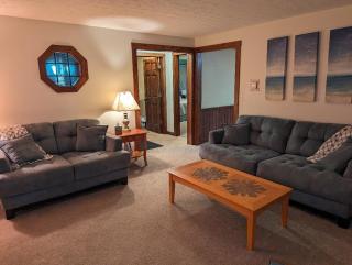 The Lazy Cat Lodge - Lewis Center - 8