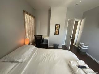 Deux Private Room 11 mins to Downtown & 15 minutes to Cleveland Airport - 7