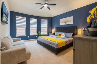 Entire Home 3BR Hidden Gem Getaway with Level 2 EV Charger, Central Location - 8