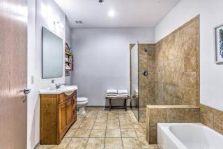 Denim Lofts-Sleep 8 DWTN Loft-Walk to Convention Ctr & Sights-3A - 4