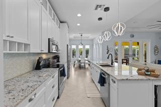 Luxurious 4-Bedroom Pool Home -Walk to Beach & Restaurants - 6