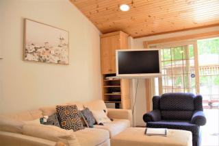 Ipperwash Bliss: Gated, Hear the wave, Sleep 7 - 5